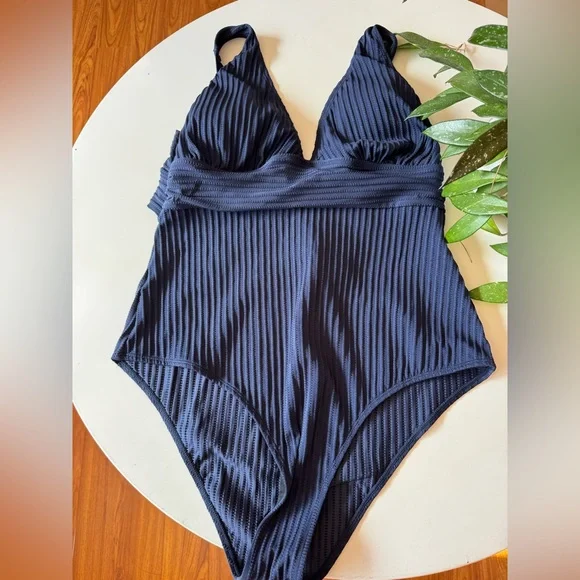 NWT Elegant Navy Blue Women's Swimsuit - Picture 3 of 9